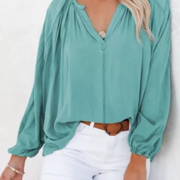 1 med left 💜New Split neck dolman top - Picture 3 of 16